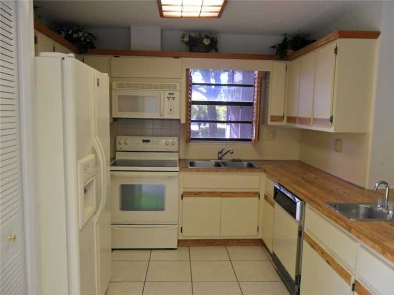 Primary Photo - 9540 Sevilla Ln