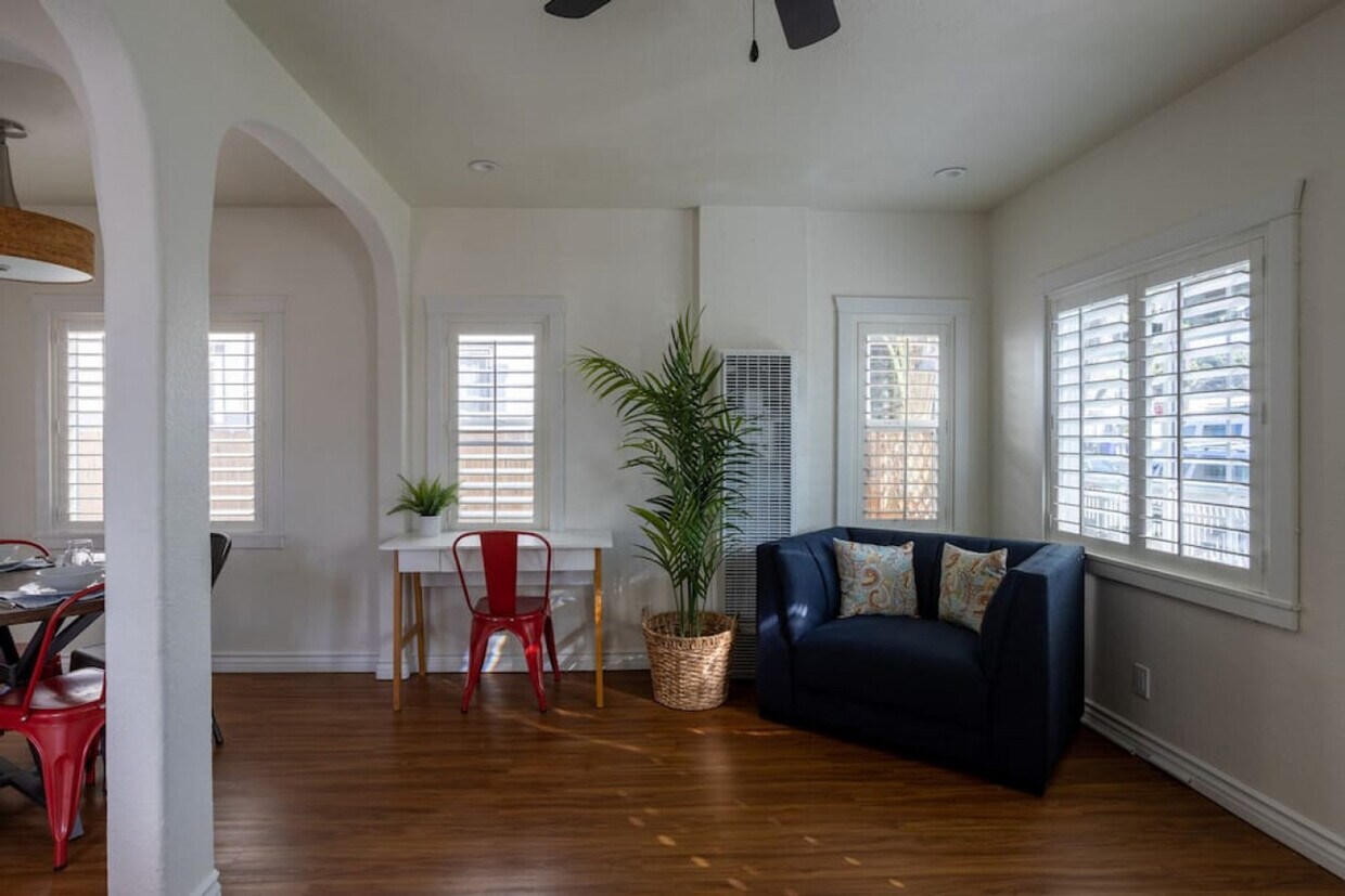 Foto principal - 4916 Long Branch Ave