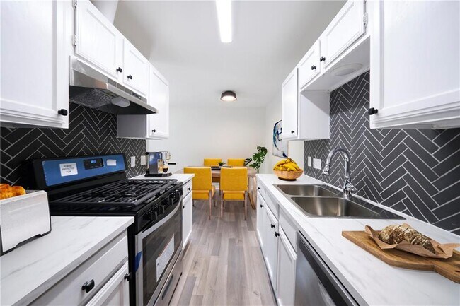 Foto del edificio - 6710 Aries Ln