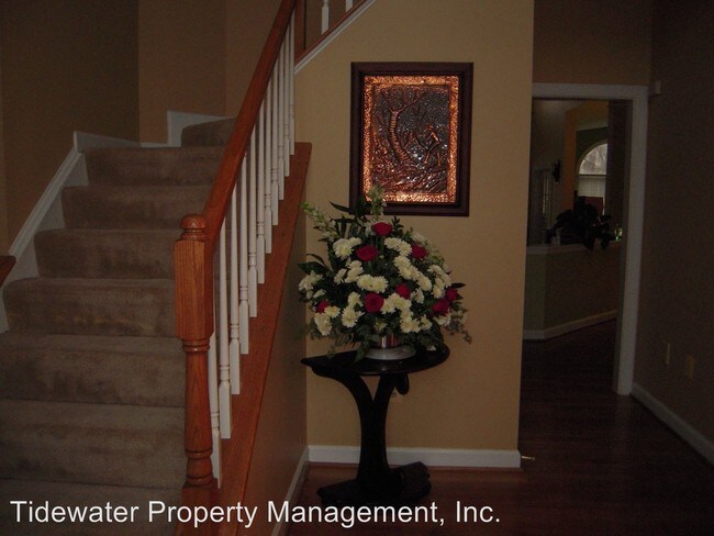 Foto del edificio - 4 br, 3.5 bath House - 2102 Woodvale Lane