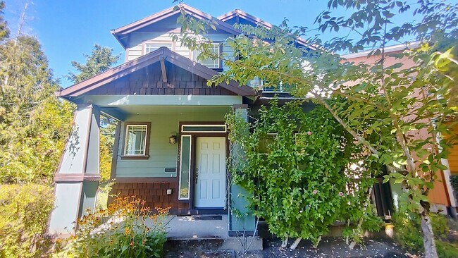 Foto del edificio - Beautiful Home Located In The Desirable Ma...