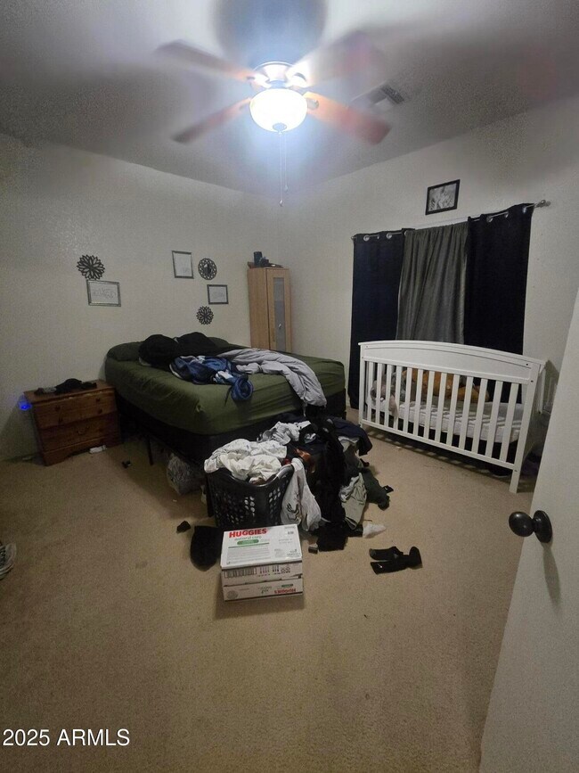 Foto del edificio - 4267 Kings Canyon Way