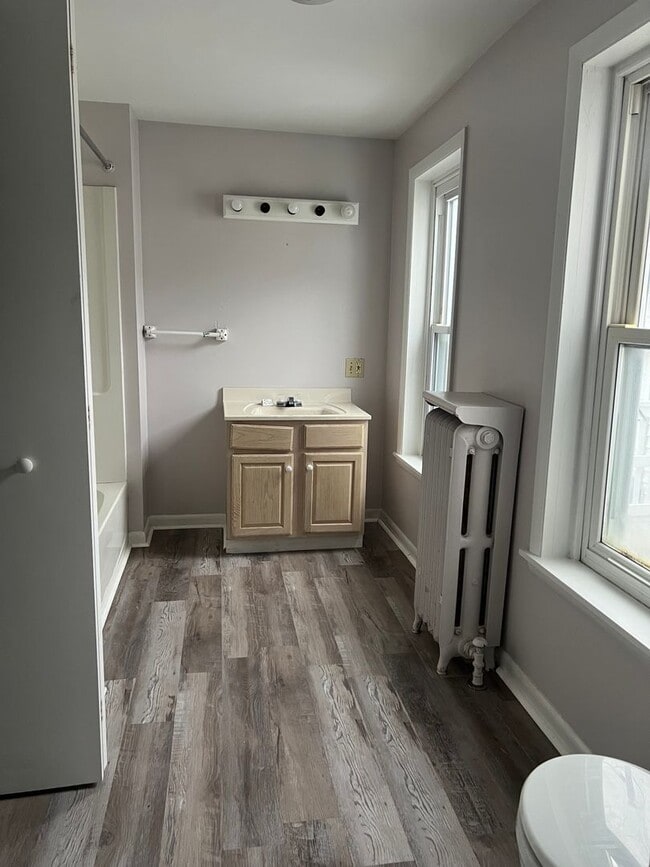 Building Photo - Reading 3 BR Townhome For Rent