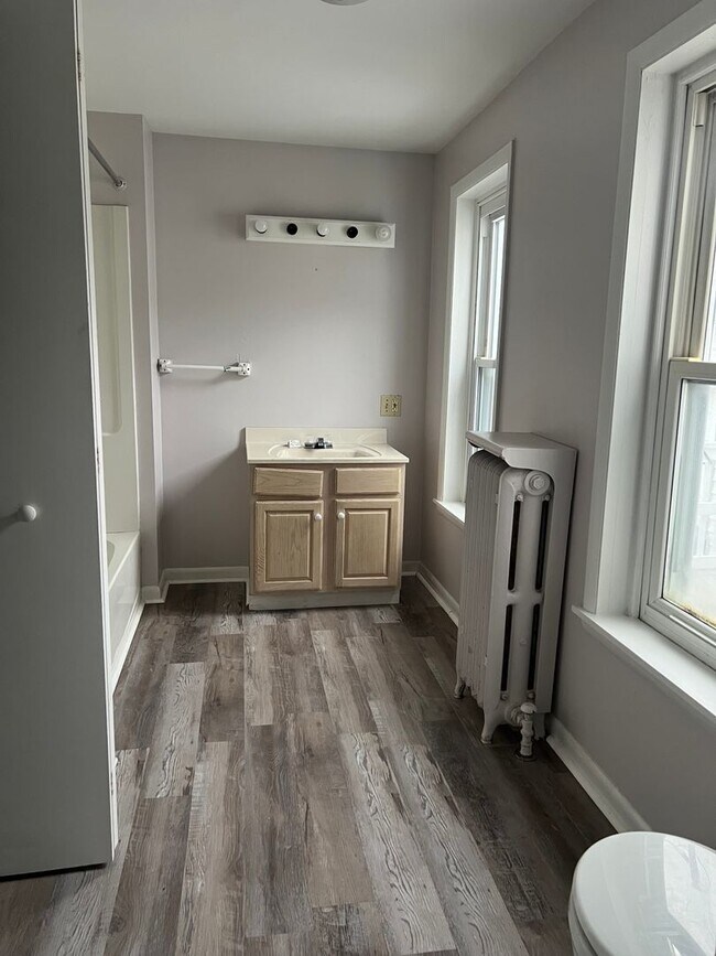 Foto del edificio - Reading 3 BR Townhome For Rent