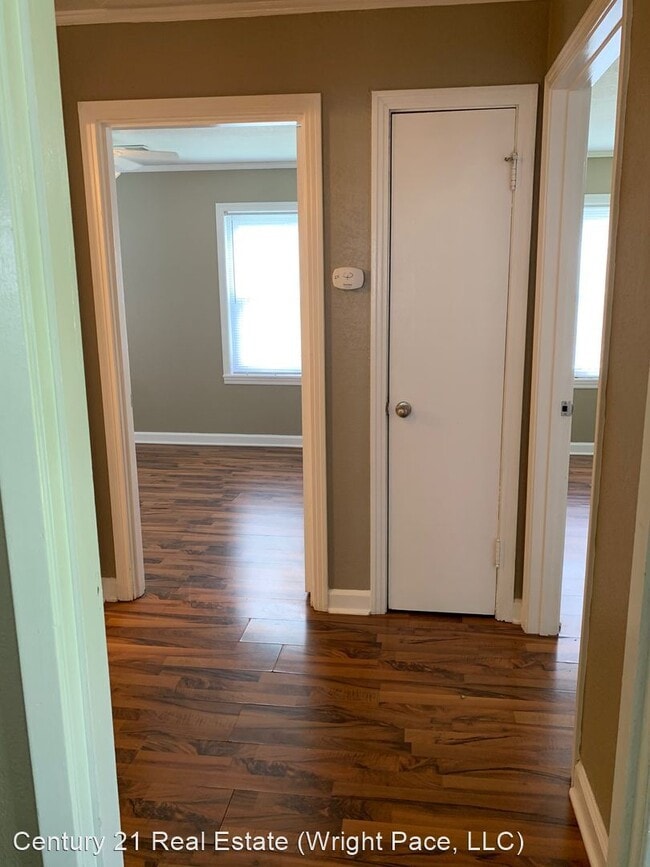 Building Photo - 2 br, 1 bath House - 2206 Circle Drive