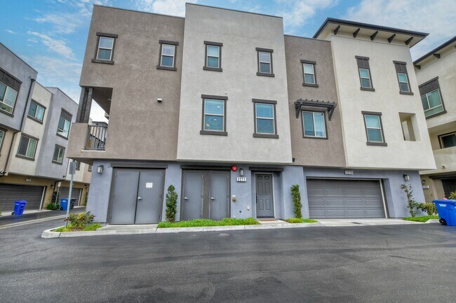 Foto del edificio - 2211 Solara Ln