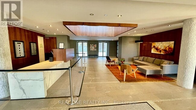 Building Photo - 500-1500 Queens Quay W