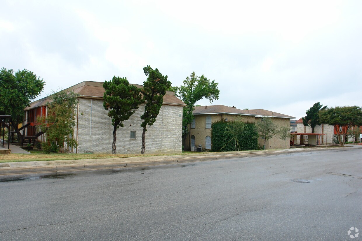 Sandpiper II - Tamarisk Apartments