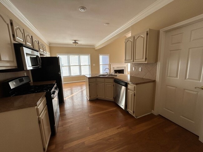 Building Photo - 100 Winslow Court: Immediately Available -...