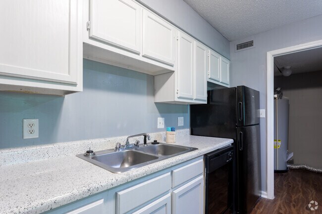 2HAB, 2BA - Beechwood Apartments