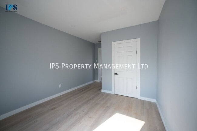 Building Photo - 2 Bed | 1 Bath - ALL UTILITIES INCLUDED