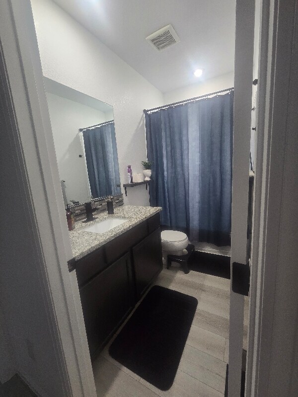 Foto del edificio - 516 Quincy RR Ave