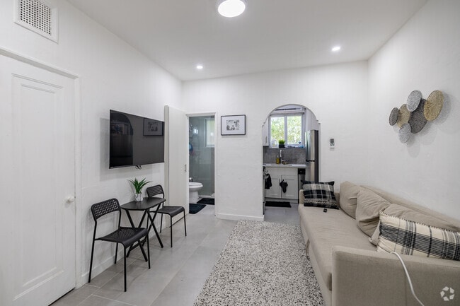 Sala de estar espaciosa - 900 Pennsylvania Ave