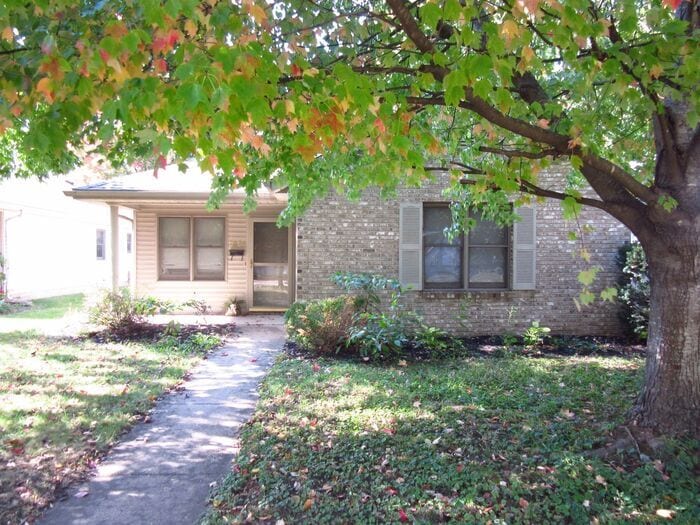 Foto del edificio - Charming 3-Bed, 2-Bath Home Located Near Collett Park!