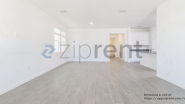 Building Photo - 2898 Armstrong Ave