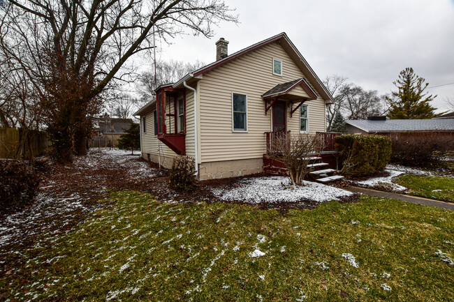 Building Photo - 301 Anderson Ave