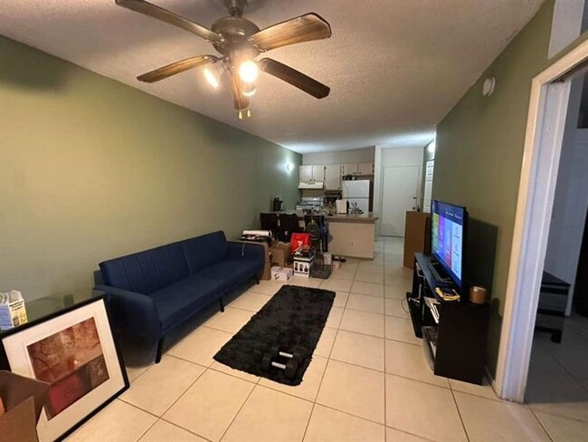 Foto del edificio - 2401 Riverside Dr