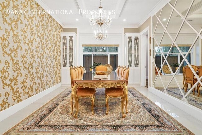 Building Photo - Discover your dream home in West Maple Ridge