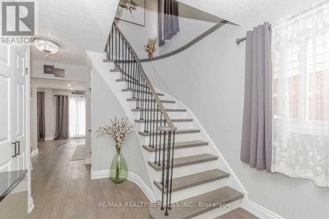 Building Photo - 89 Martindale Crescent