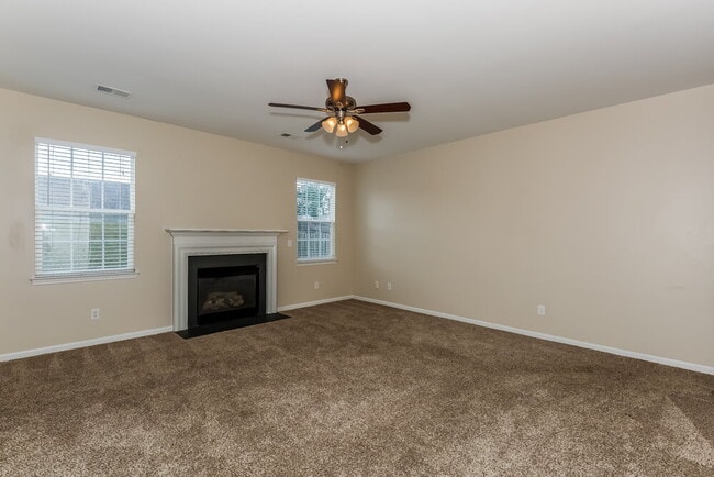 Building Photo - 4914 Lifeline Ln