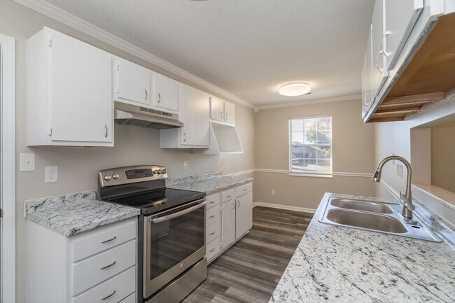 Foto del edificio - 7700 Bellchase Ln