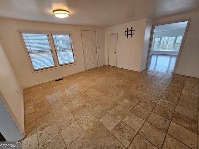 Building Photo - 1252 Lawrenceville-Suwanee Rd