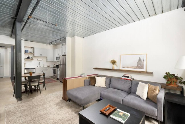 Foto del edificio - 1009 W Juneau Ave