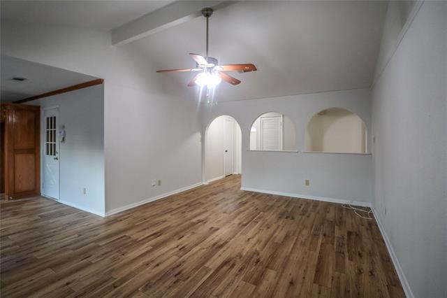 Foto del edificio - 2213 Shady Brook Dr