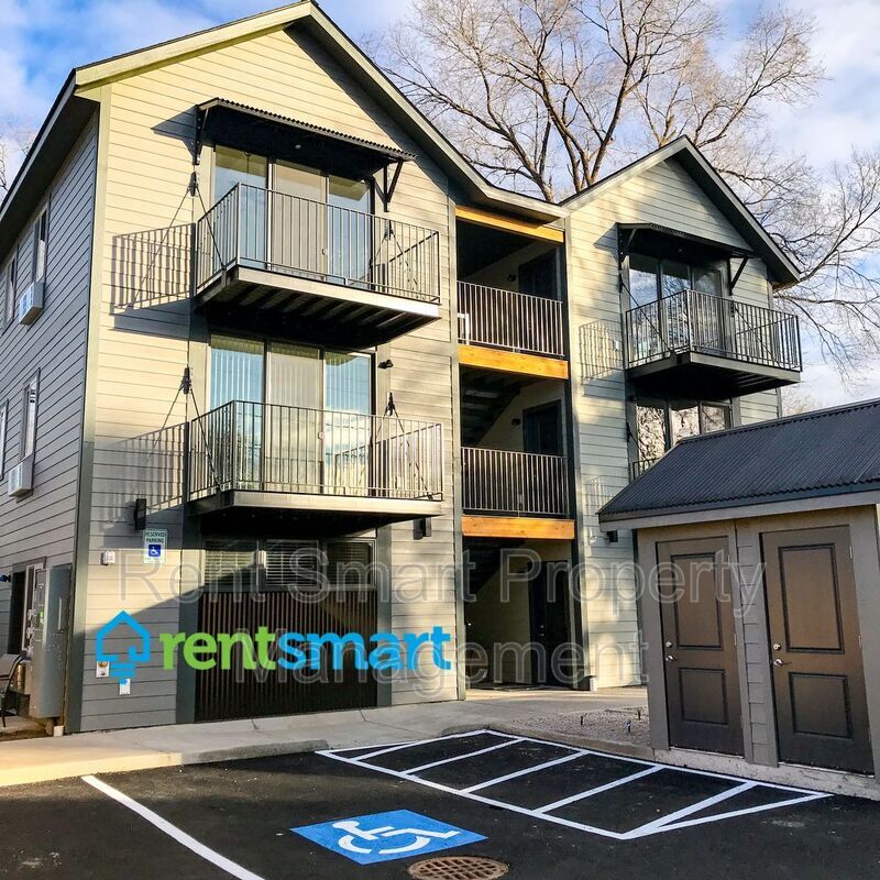 Foto principal - 1831 S 5th Street W