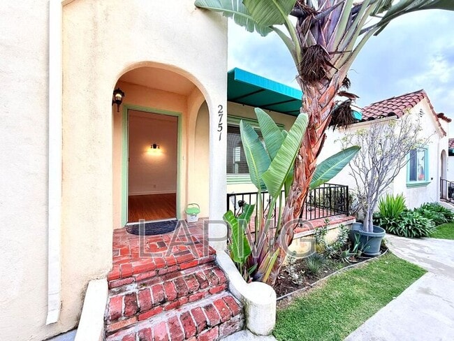 Building Photo - 2751 Pomeroy Ave