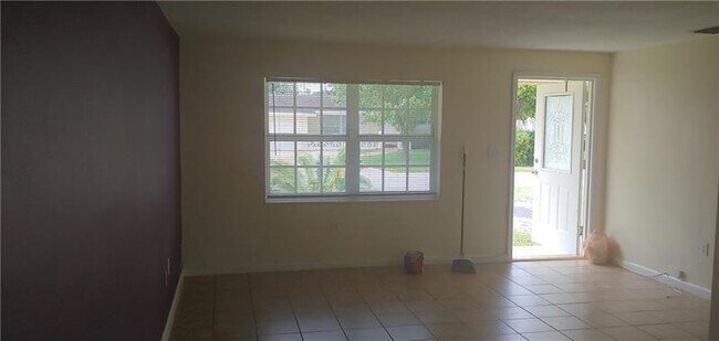 Building Photo - 6840 NW 29th St