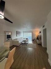 Building Photo - 400 Kings Point Dr