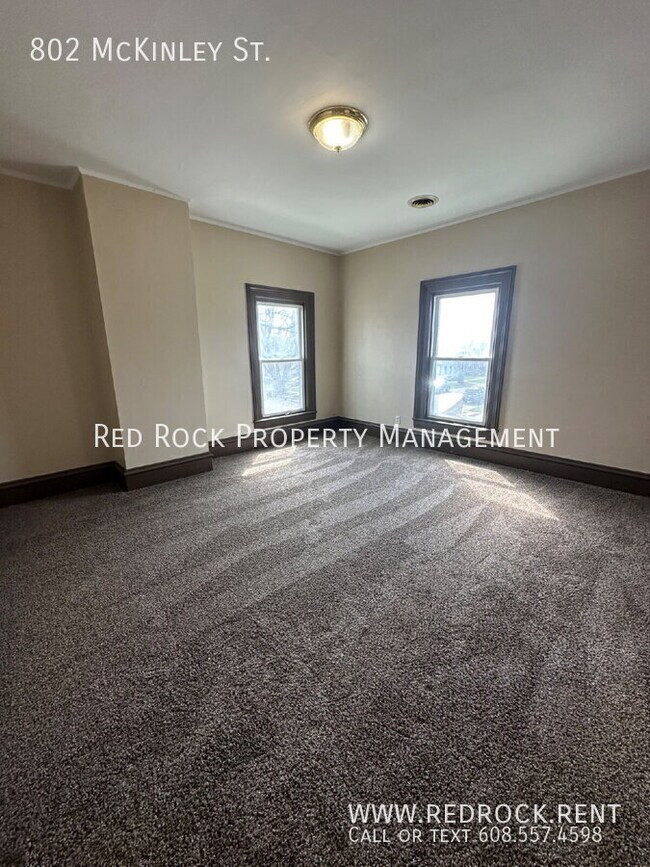Foto del edificio - 802 McKinley St