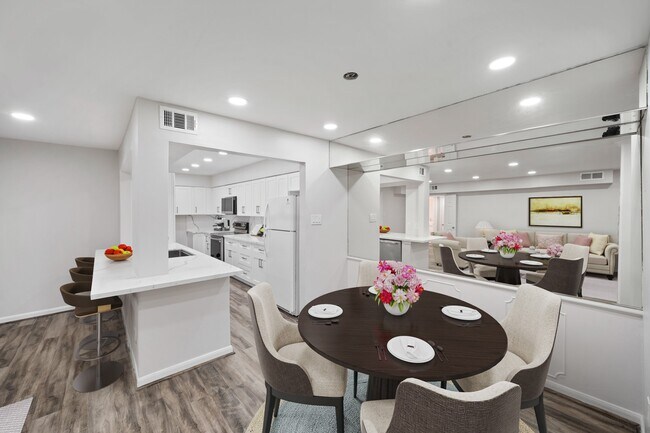 Foto del edificio - 357 N Post Oak Ln