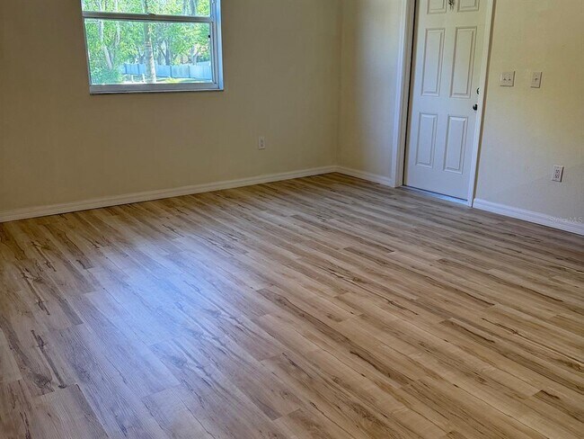 Foto del edificio - 623 Beckett Way