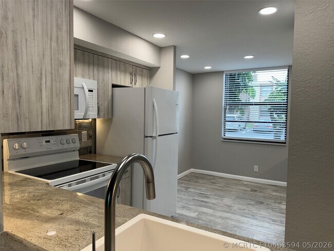Foto del edificio - 7365 NW 18th St
