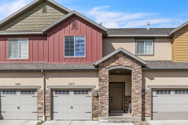 Foto del edificio - 1273 N Baycrest Dr