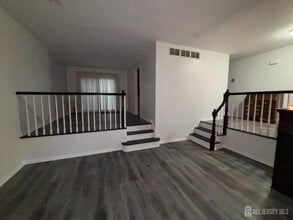 Building Photo - 21 Teaberry Dr