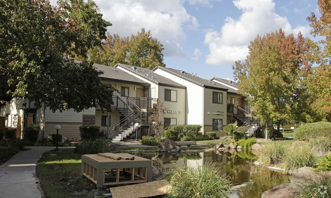 Building Photo - Twin Creeks