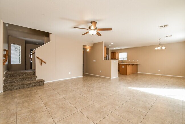 Foto del edificio - 1435 E Pryor Rd