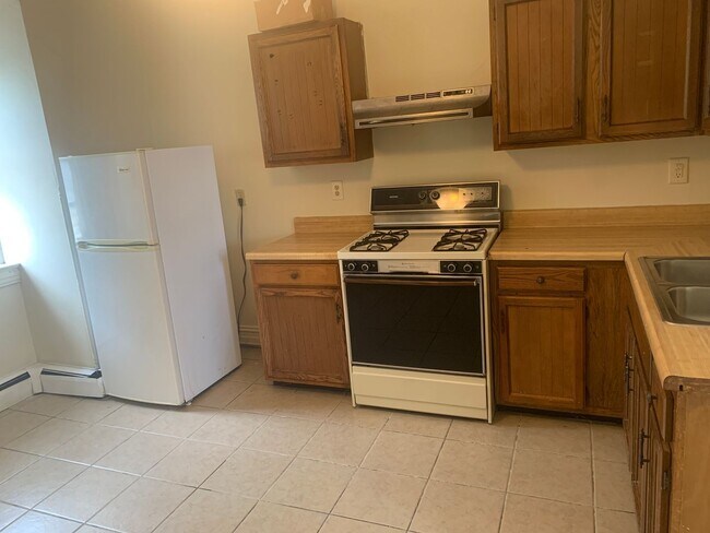 Foto del edificio - 3rd Floor 1 Bedroom Apartment-West End of ...