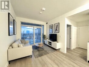 Building Photo - 1007 The Queensway