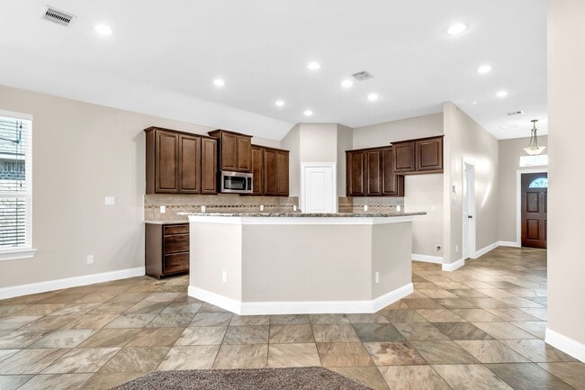 Building Photo - 19043 Minero Ln