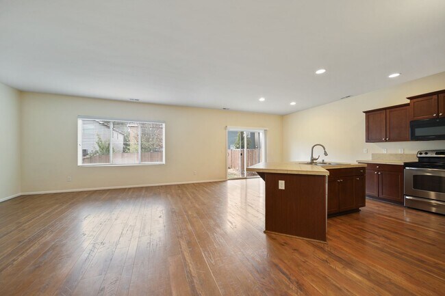 Building Photo - 3119 Harrier St NE