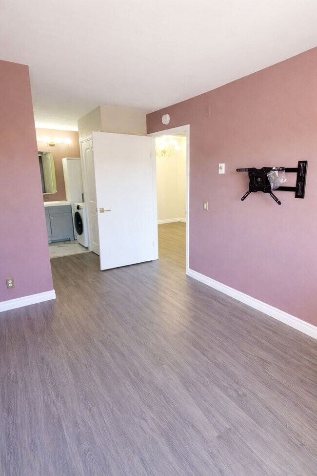 Foto del edificio - 2920 Briarwood Rd