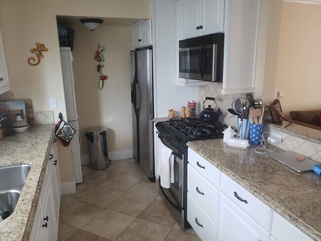 Foto del edificio - 2424 Silverstrand Ave
