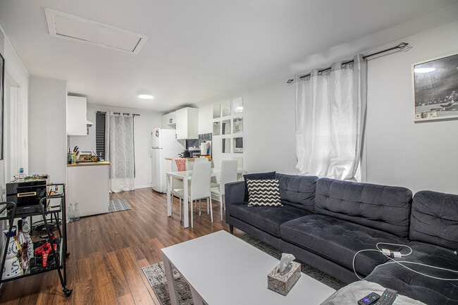 Photo du bâtiment - 197 Mcarthur Av