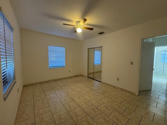 Foto del edificio - 2732 SW 23rd Ter