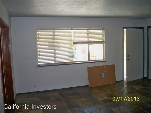 Building Photo - 2 br, 1 bath House - 5636 Madison Ave #4