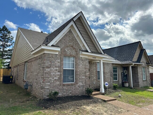 Building Photo - 5499 Emerald Hills Dr